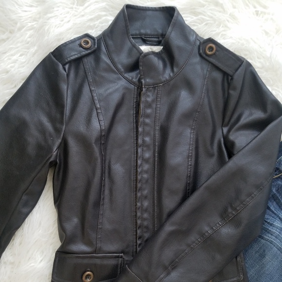 🍍3/$20 Vegan leather jacket - Picture 2 of 3